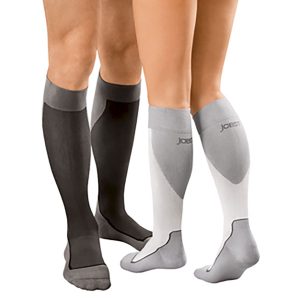 JOBST Sportstrumpa – en favorit som inte skär in! Ordinarie färger: benvit och i svart.